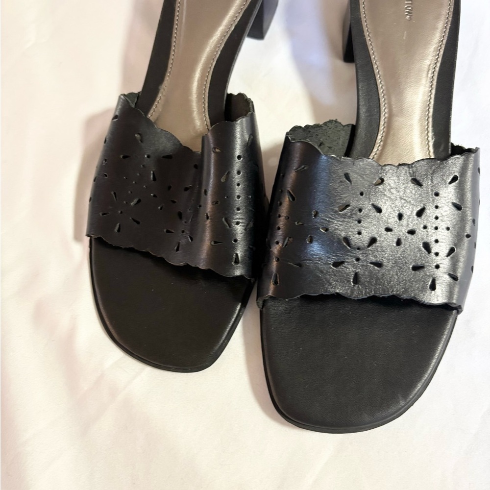Croft & Barrow Black leather Women's Mules size 9 - Picture 4 of 6